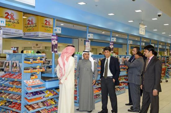  بعض مدراء البنك في لولو هايبرماركت