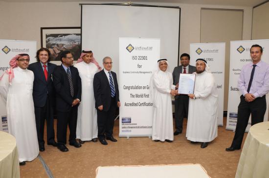  في الصوره من اليسار لليمين : سليمان العميري , سليمان الرميح , اندي سميتون 