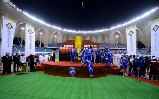  ستاند عرض تم تخصيصه لإعلان رعاية البنك لمباراة النهائي الكبير