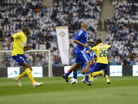  ستاند عرض تم تخصيصه لإعلان رعاية البنك لمباراة النهائي الكبير