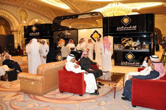  المدخل الرئيسي لمعرض المقتنيات العالمية الفاخرة في فندق الريتز كارلتون برعاية البنك السعودي للاستثمار