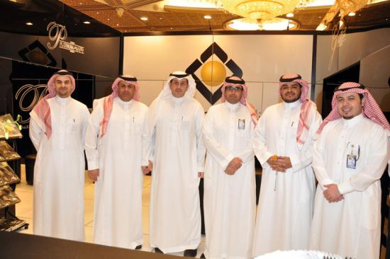  المدخل الرئيسي لمعرض المقتنيات العالمية الفاخرة في فندق الريتز كارلتون برعاية البنك السعودي للاستثمار