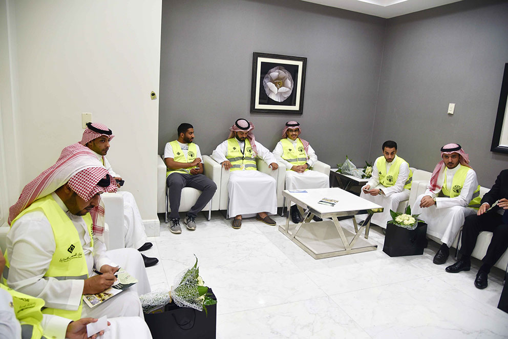 البنك السعودي للاستثمار يعايد أبطالنا المصابين في الحد الجنوبي