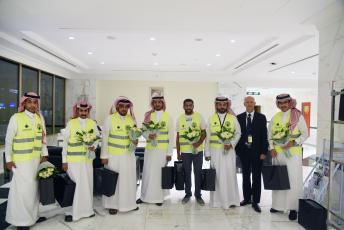 البنك السعودي للاستثمار يعايد مصابي الحد الجنوبي 